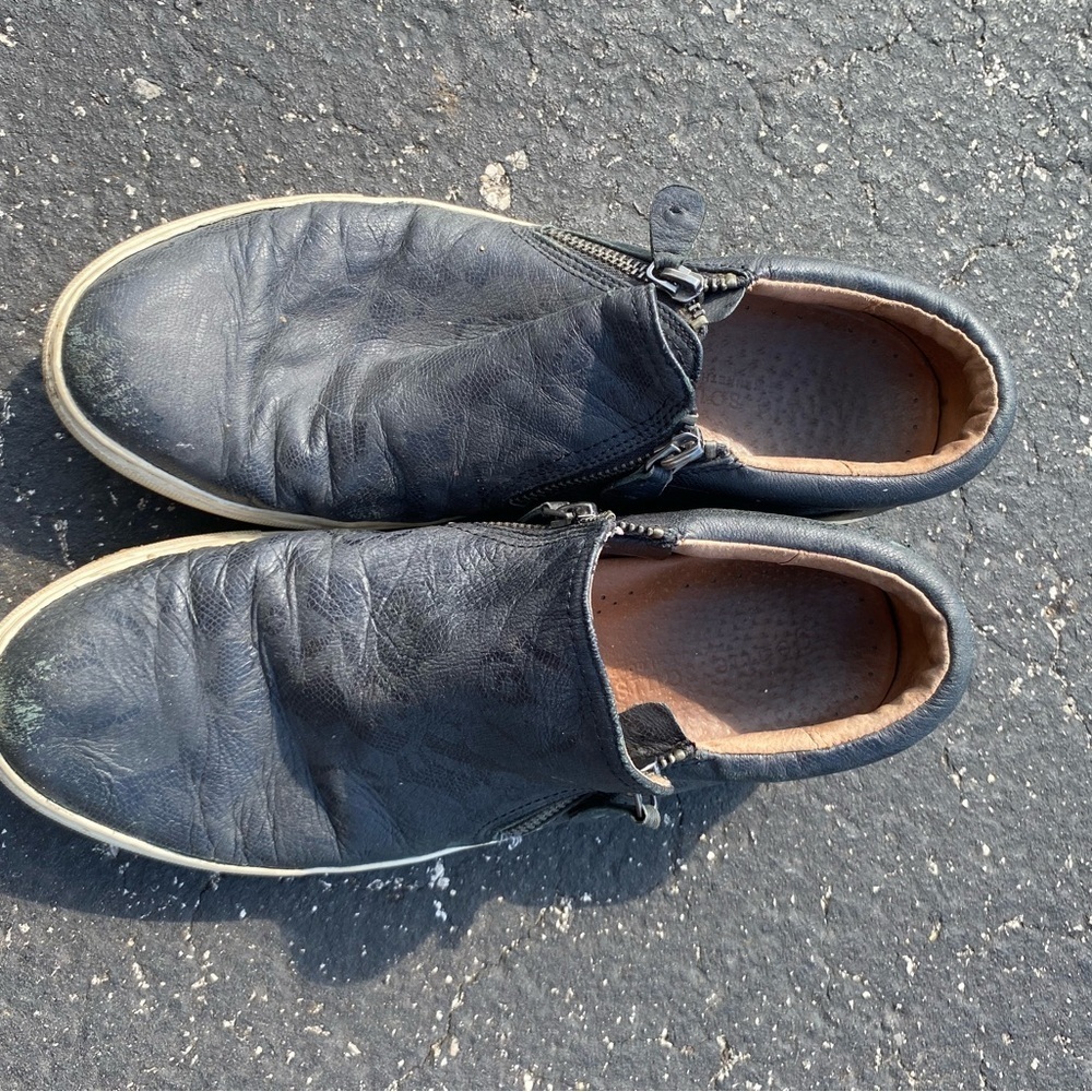 Gentle Souls leather slip on sneakers - Picture 5 of 9